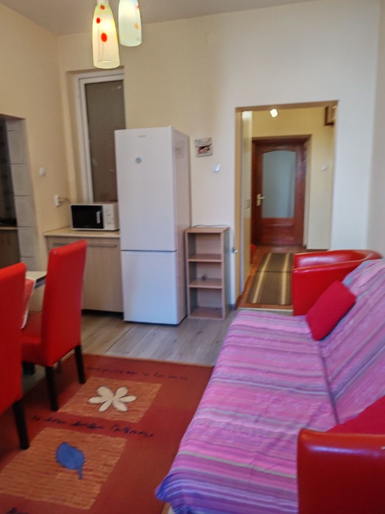 Închiriez apartament