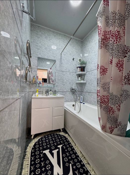 2 комната квартира на Дружба Народов Срочно продаётся!!