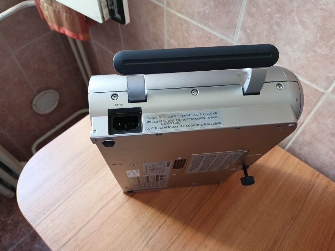 Proiector Toshiba TLP T670
