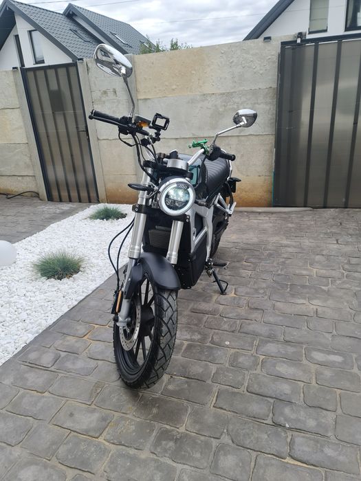 Horwin CR6 electric