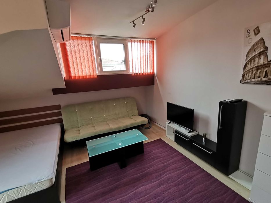 Дава се под наем Двустаен апартамент в Бургас, Лазур - 35 кв.м за 153 € - Снимка #1