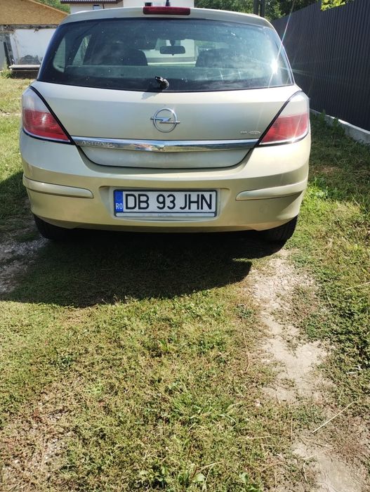 Vand sau schimb  astra h 1.4