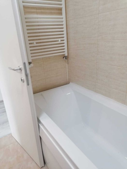 apartament 3 camere de inchiriat