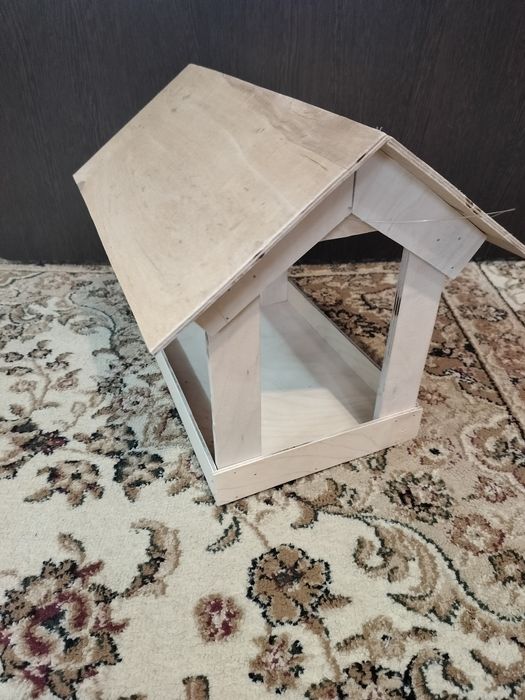 Кормушка для птиц