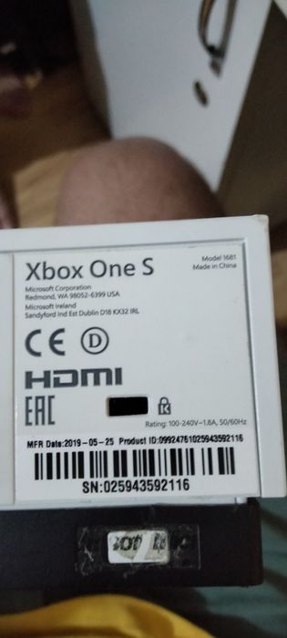 Xbox one s 1 tb 2 console + joc restul în descriere livrare personală