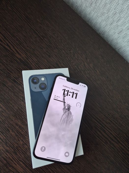 Айфон 13 акб 87%! полный комплект