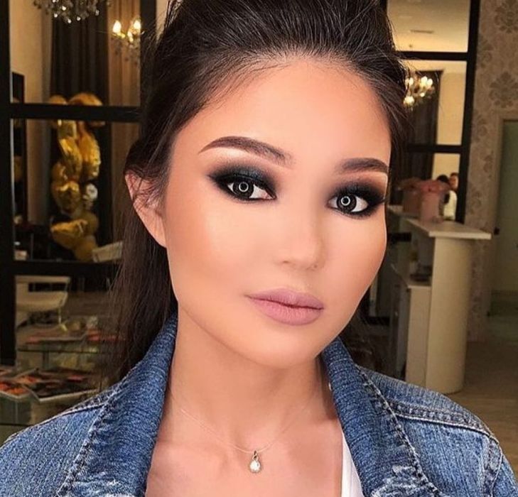 Макияж 6000 тг и все виды причёски  5000