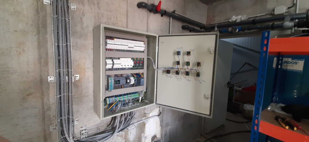 Electrician .  servici instalatii electrice si automatizari