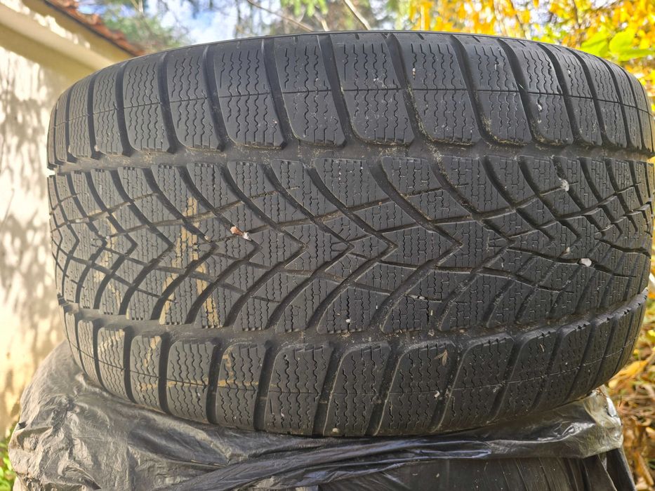 Гуми зимни 275/30R21 (нови)