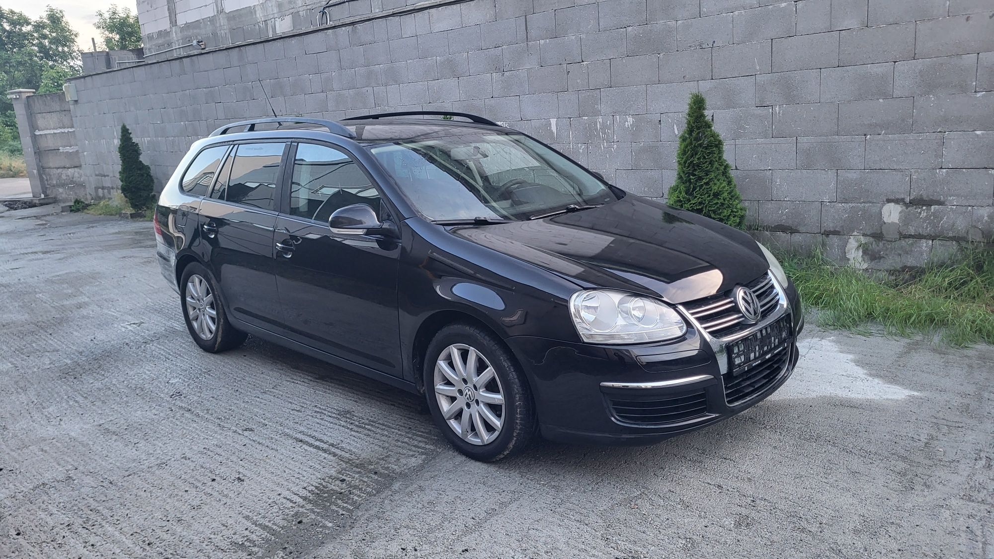 Volkswagen Golf 5 din 2008 1.9 tdi  cu climatic