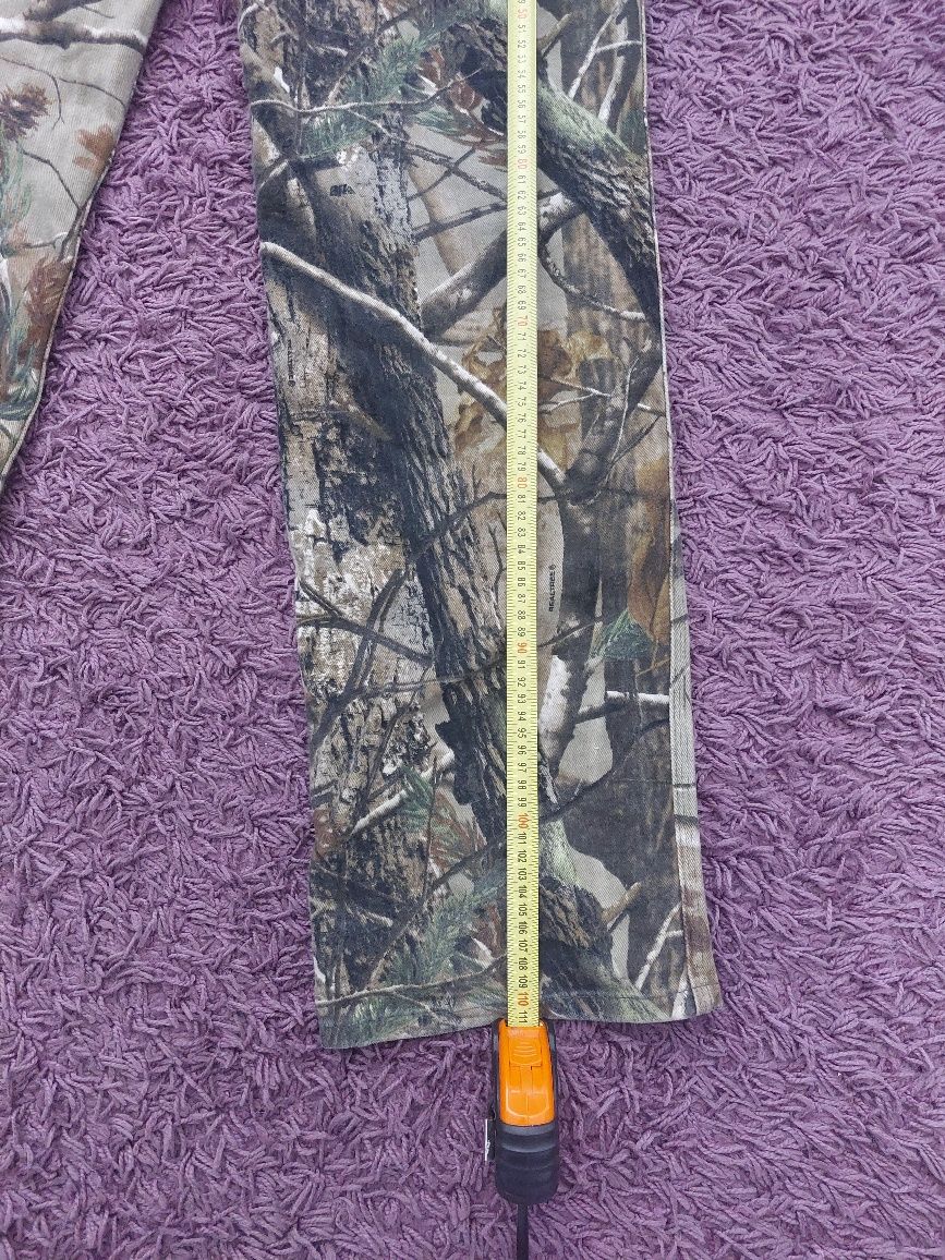 Blugi realtree cu buzunar cargo