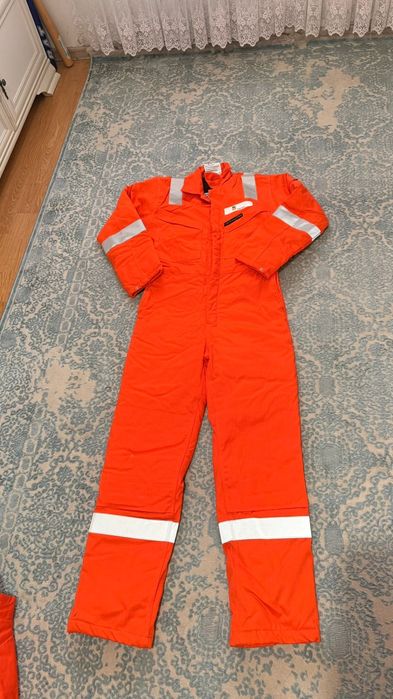 Продается спец одежда