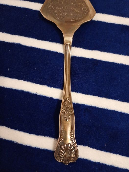Se vine o Spatula pt Torturi CAKE SERVER noua 30 cm