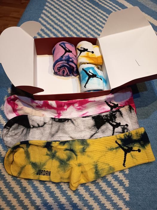 Șosete lungi colorate Jordan și adidas