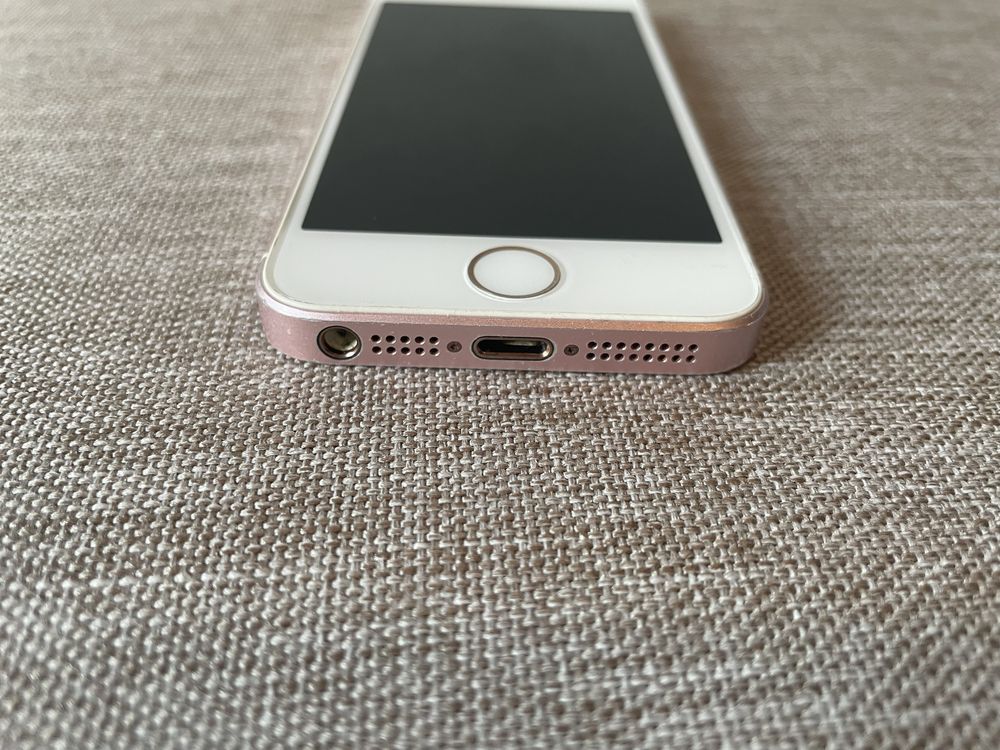 Iphone SE 1st generation 2016 16bg Rose Gold  Pink розово злато розов