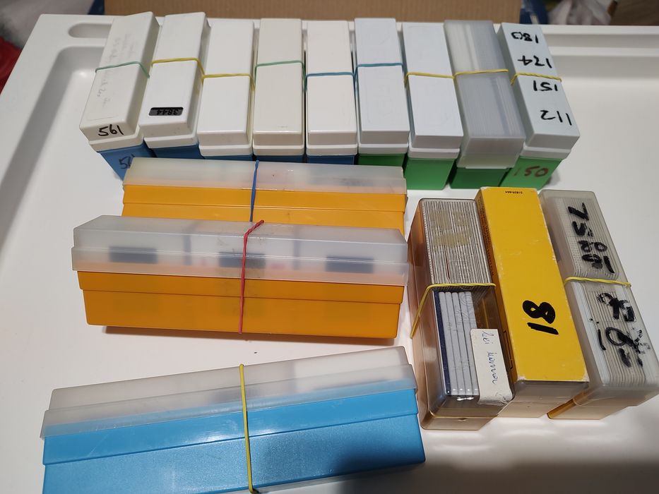Lot 15 cutii dispozitive+ clasor diapozitive
