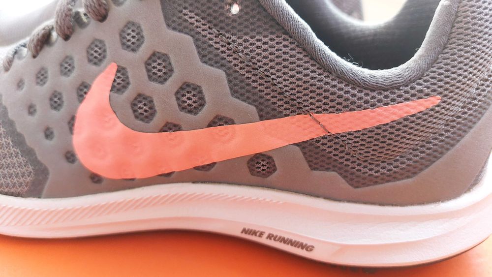 Оригинални дамски маратонки Nike, номер 36