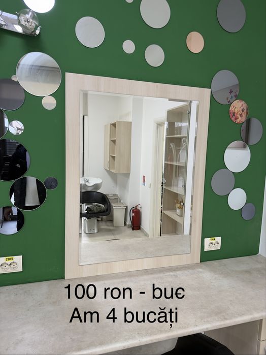 Vand oglinda in stare foarte buna