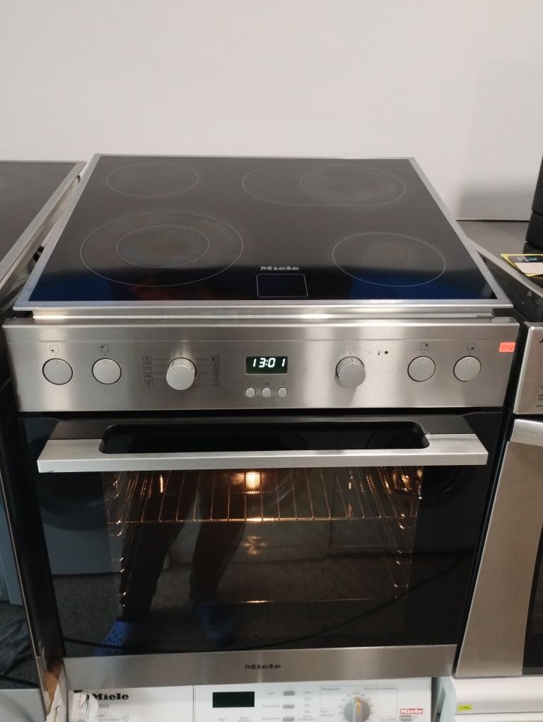 Фурна с плот MIELE H2383E maxi