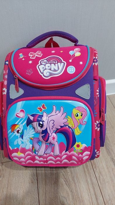 Продам ортопедический рюкзак для девочки