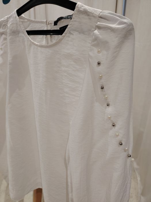 Яке Only, анцунг Balenciaga, блуза Reserved