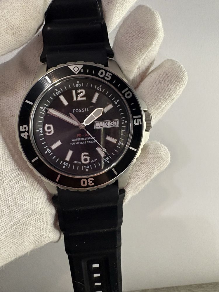Часовник Fossil FB 02