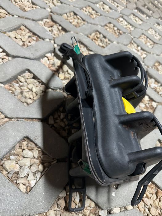 Магнитен Багажник за Ски