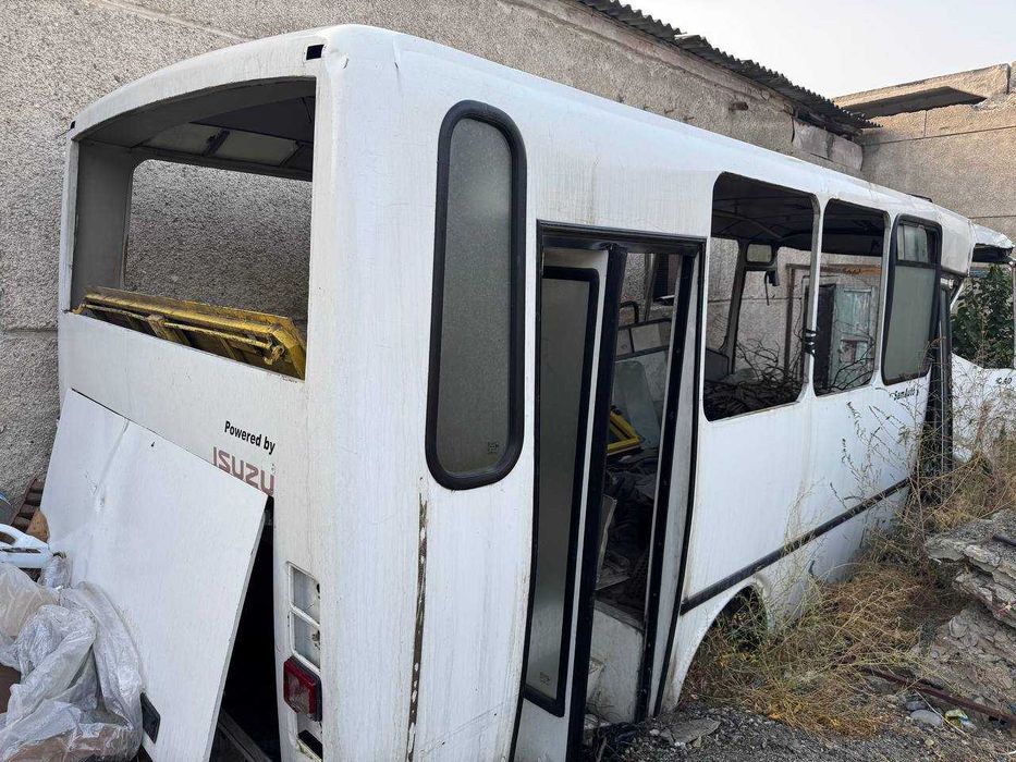 автобус кузови аварийный