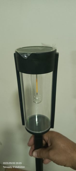 Solnichniy svitilnik. Balandligi 60 sm. Quyoshdan zaryat oladi