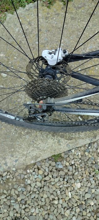 Vând bicicletă cube LTD 29