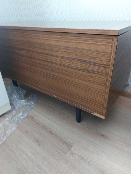 Запазена холна масичка