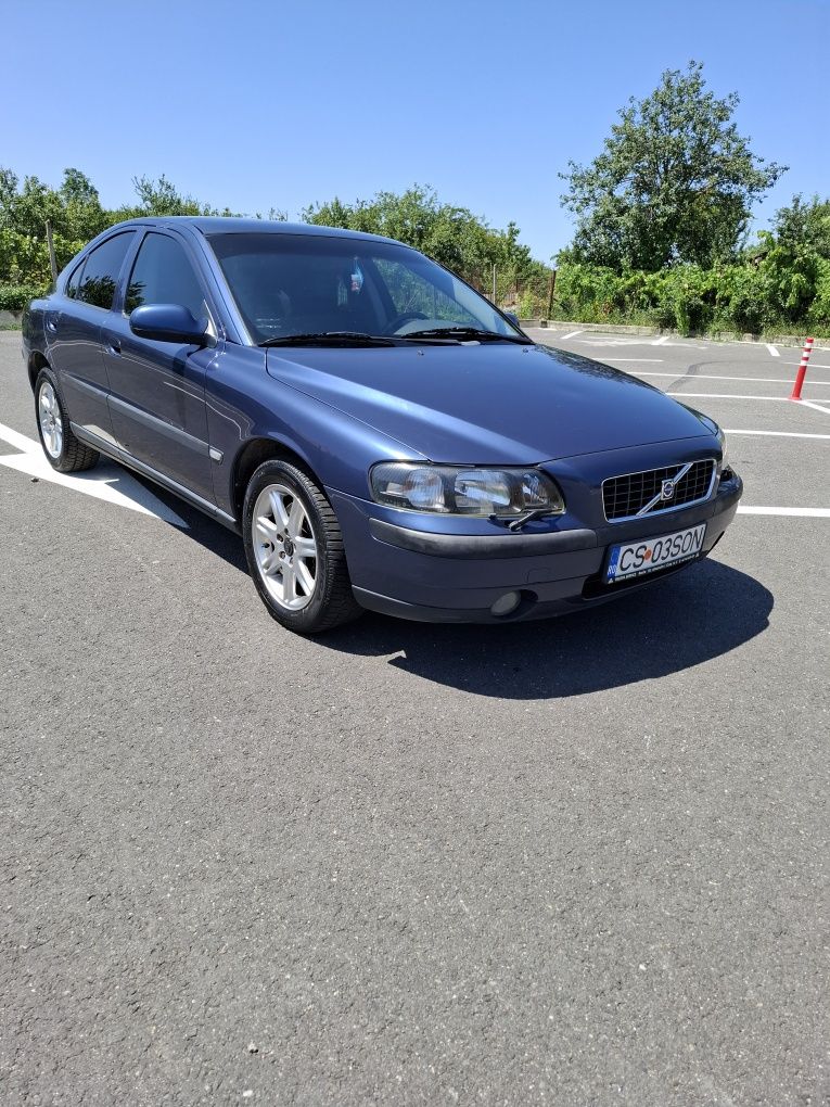 Volvo s 60 2.4 benzi a 200cp awd