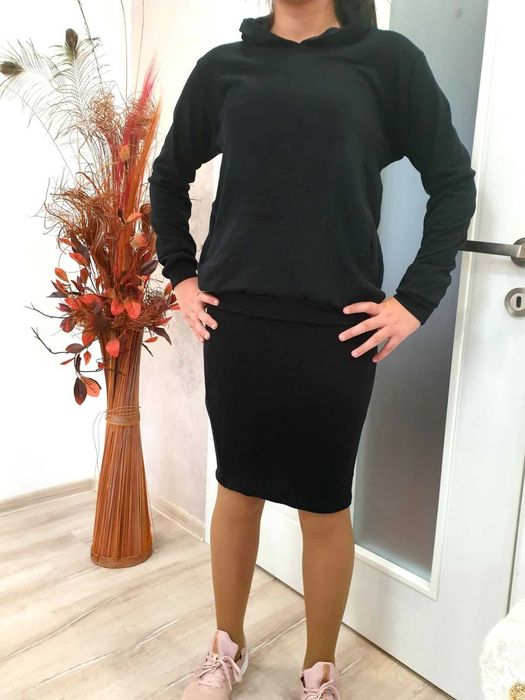 Дамски комплект със суитшърт и пола