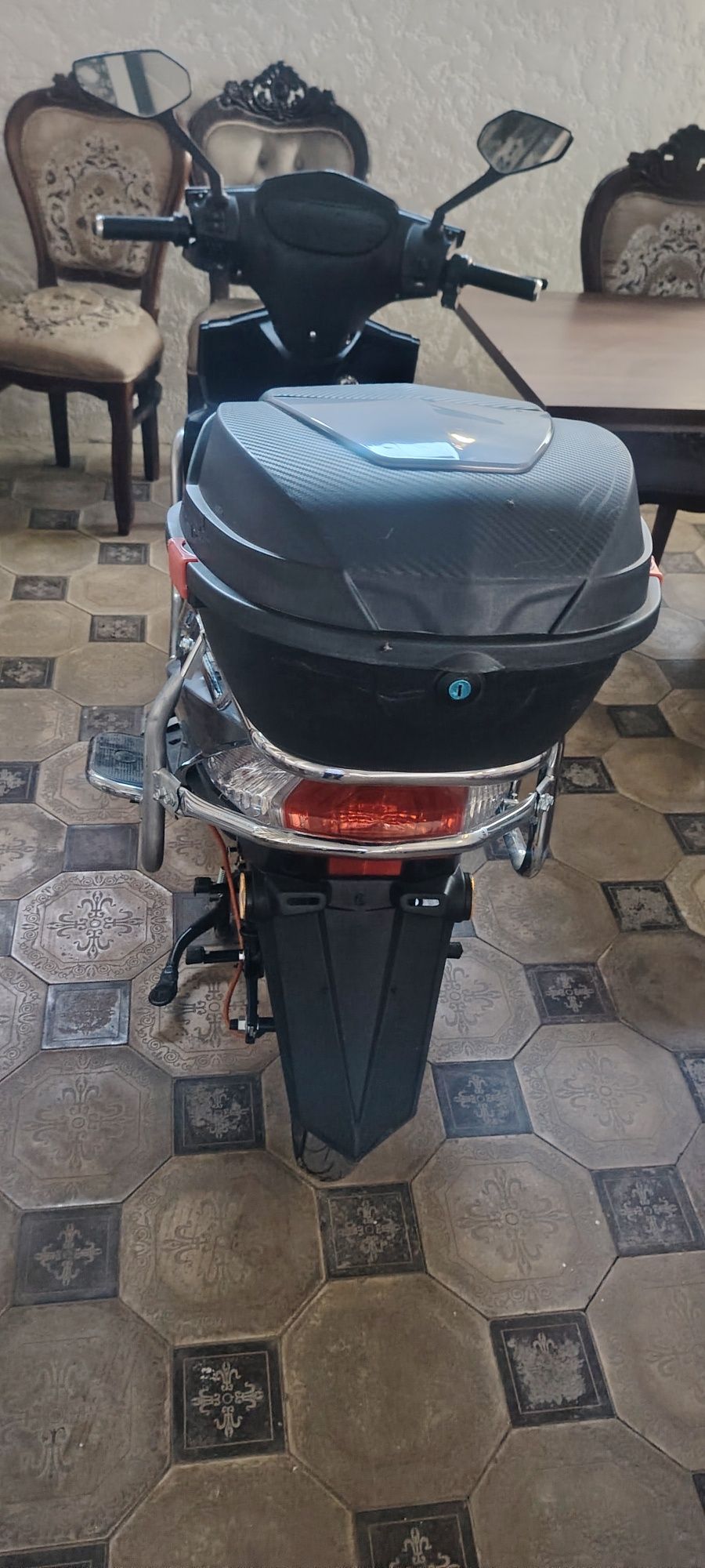 Elektro skuter sotiladi