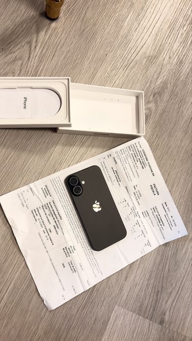 Vand iphone 16 black stare 10/10