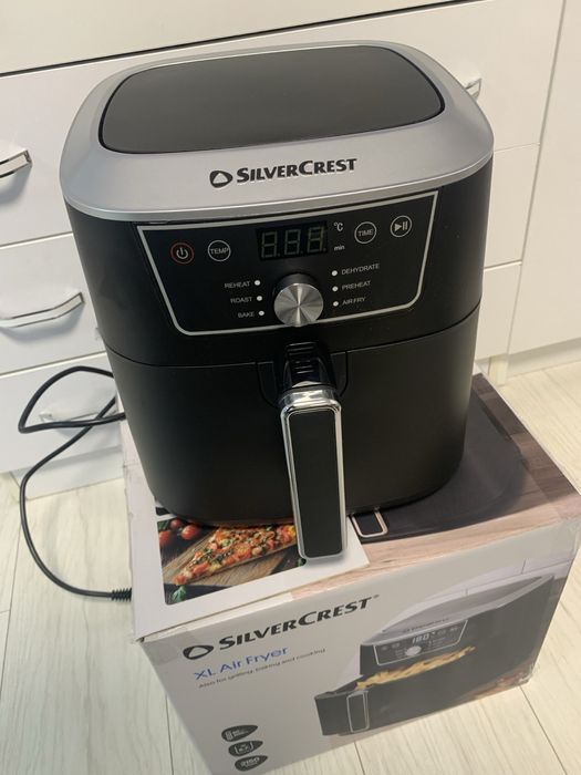 Еър фрайр 6.7л нов