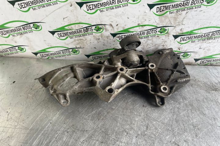 Suport alternator 8200169566 Dacia Logan prima generatie