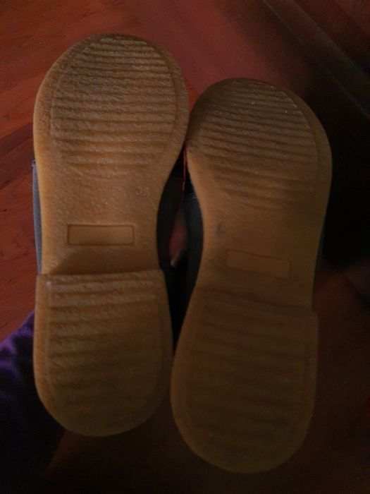 Cizme lasate din piele intoarsa