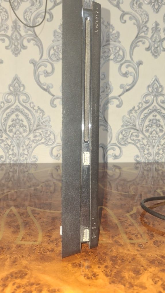 Ps4 satiladi pulini kelishamiz