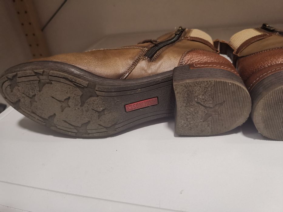 Елегантни дамски боти от естествена кожа