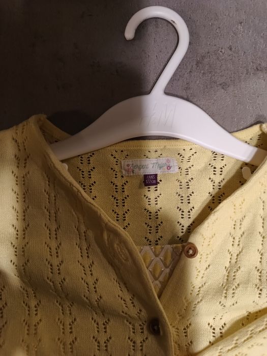 Кокетни празнични роклички момиче  7-8 години.