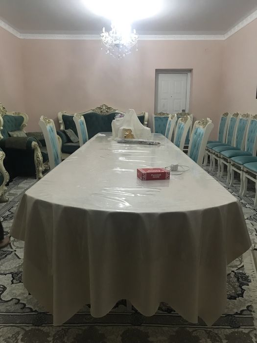 Продам стол и стулья новый стулья велюр