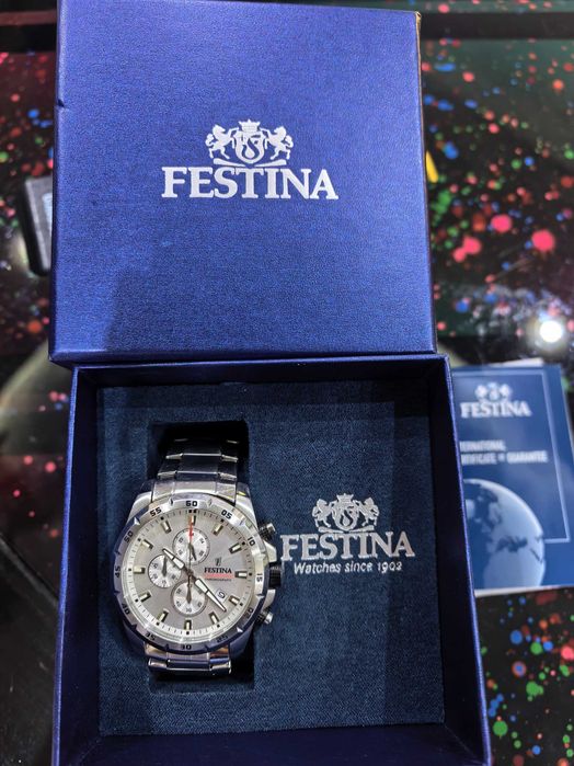 Часовник Festina