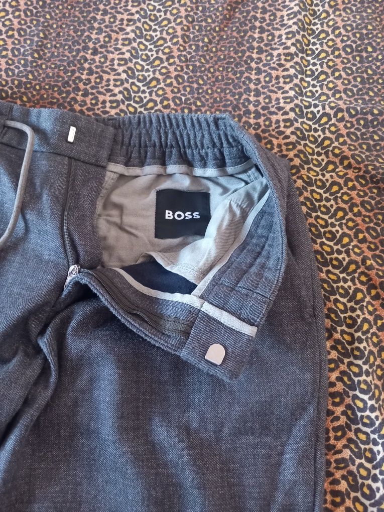 Vând blugi pantaloni massimo dutti
