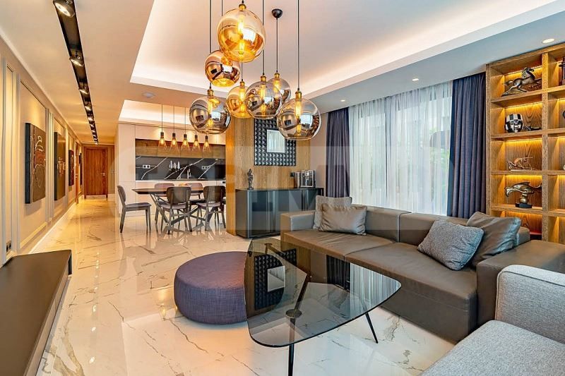 Продава се Тристаен апартамент в Варна, Бриз - 150 кв.м за 2500 €/кв.м - Снимка #5