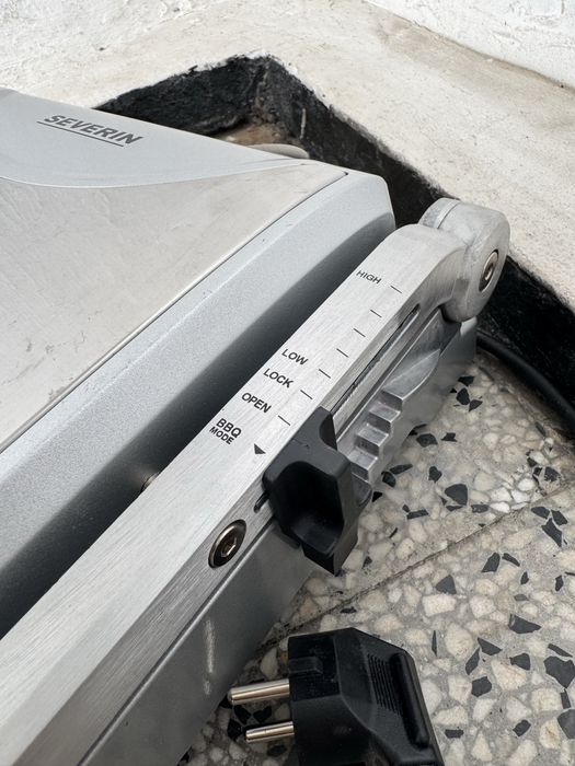 Грил Скара Severin KG 2392 1800W Сандвич, Тостер, 4 Плочи, Контактен!