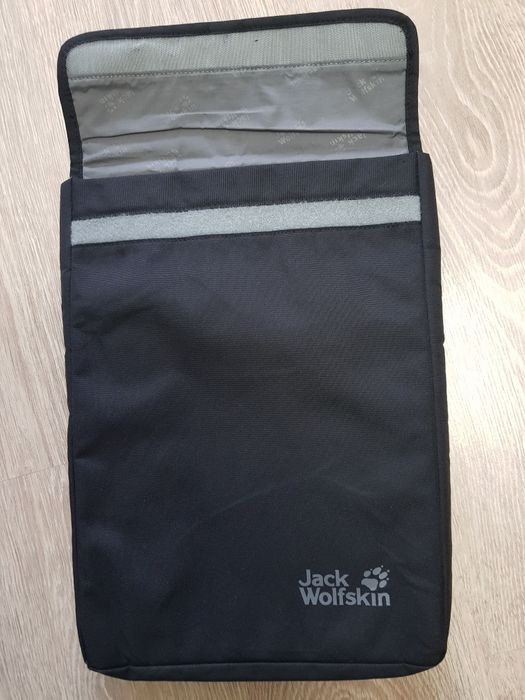 Противоударен калъф,чанта за таблет или лаптоп jack wolfskin