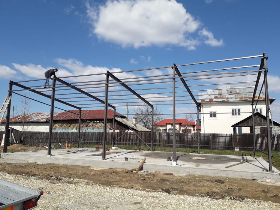 Vand hala metalică Avem pe stoc 
Asiguram transport și montaj Dorim se