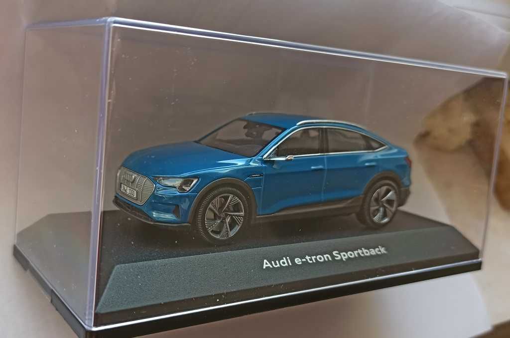 Macheta Audi e-tron Sportback 2020 electric albastru - iScale 1/43