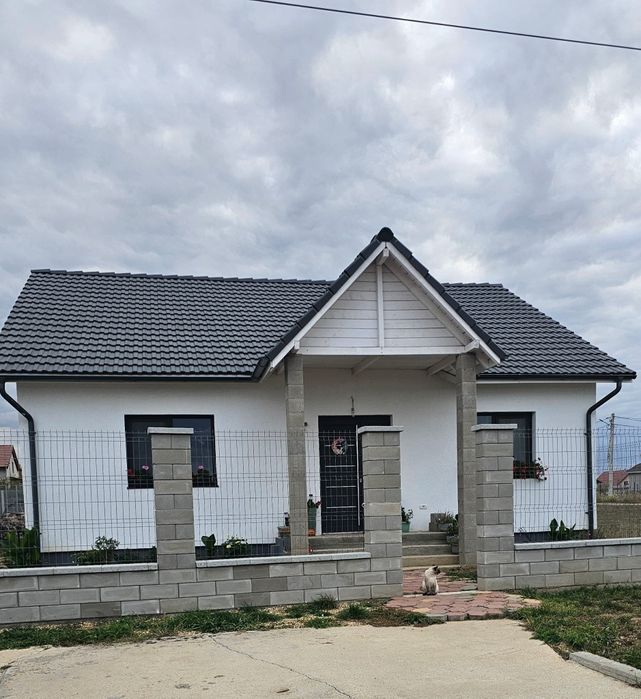 Casă de vânzare în  Frumușeni